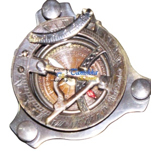 Brújula de reloj de sol antiguo de latón, brújula de bolsillo abierta direccional, el mejor artículo de regalo para senderismo al aire libre con precio al por mayor - Product Image 1