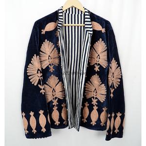 Veste élégante vintage pour femme en velours, col rond, manches longues, broderie florale, cousue à la main, respirante, 100% coton, hiver - Product Image 2