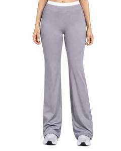 Ensemble personnalisé soutien-gorge de sport gris et blanc contrastant et pantalon évasé taille haute extensible pour femme – Tenue de yoga et fitness sur mesure OEM en gros - Product Image 6