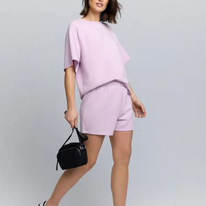 Nuevo Conjunto de Shorts Ajustados a la Moda para Mujer, Precio al por Mayor, Conjunto de Camiseta y Shorts Oversize para Mujer de Verano - Product Image 1