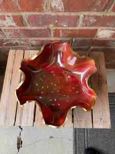 Bol à fleurs en résine bordeaux et or, fait main avec accents en feuille d'or, design élégant, cadeau de déménagement, décoration d'intérieur - Product Image 2