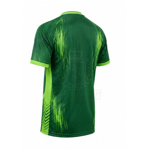 เสื้อฟุตบอลที่มีเนื้อผ้าที่มีน้ำหนักเบา ดีไซน์สวมใส่สบาย และให้ความรู้สึกระบายอากาศได้ดี เหมาะสำหรับการฝึกซ้อมและการเล่นกีฬา - Product Image 4