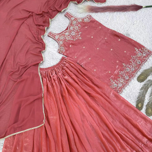 Conjunto de Traje de Fiesta Bordado para Mujer con Trabajo de Lentejuelas - Product Image 1