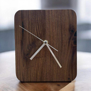 Reloj de Pared/Mesa de Madera de Diseño Escandinavo Moderno y Minimalista, Hecho a Mano, Analógico, Silencioso, de Cuarzo, con Logotipo Personalizable - Product Image 3