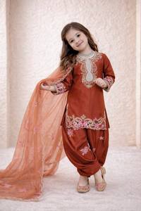 ชุดเสื้อผ้าออกงานดีไซน์ใหม่มาแรง พร้อมเสื้อ ซัลวาร์ และผ้าคลุมไหล่* - Product Image 2