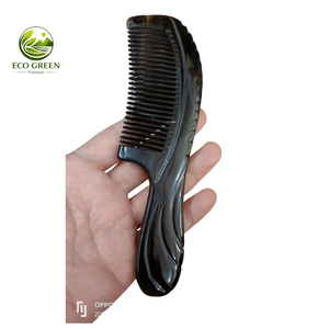 Peigne en corne de buffle naturel fait main de luxe, peigne à cheveux antistatique, peigne de massage du cuir chevelu avec emballage personnalisé - Product Image 4