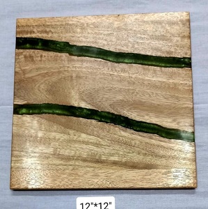 เขียงไม้กระถินเทศดีไซน์คลาสสิกผสมอีพ็อกซี่เรซิ่น สำหรับเสิร์ฟและหั่นอาหาร - Product Image 1