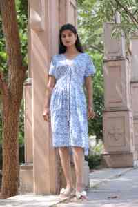 Robe indienne élégante en coton faite à la main, robe de soirée à la mode pour femme, tenue d'été pour mariée, cadeau personnalisé, robe en solde - Product Image 2