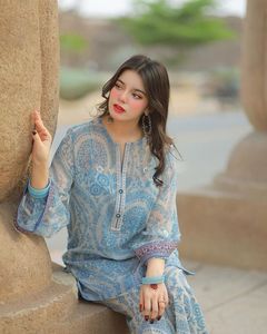 Nueva Colección de Moda, Salwar Kameez Sharara Informal para Boda, Reversible, Hecho a Mano con Estampado Digital y Relieve de Piedra, en Chinoon Puro - Product Image 4