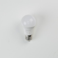 Ampoule LED A19 9W 3000lm 3500K E27 non dimmable AC 220V PVC certifiée Energy Star CRI 80 résidentielle 2 ans de garantie du fabricant vietnamien