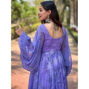 Robe longue maxi pour femme à imprimé floral lavande avec manches chauve-souris évasées - Product Image 4