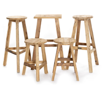 Ensemble de deux tabourets de bar en bois rustique et industriel, chaises hautes à structure métallique, design vintage style ferme pour cuisine, salle à manger, pubs