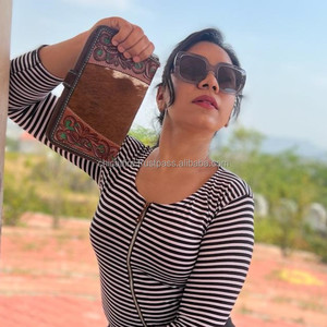 Long portefeuille personnalisé en cuir repoussé à la main de grande capacité pour dames Pochette RFID en cuir de vachette de haute qualité Portefeuilles à fermeture éclair - Product Image 5