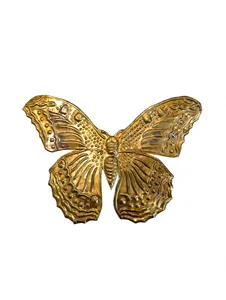 Sculpture murale papillon en laiton fait main, dorée vintage, figurine d'insecte, artisanat métallique de luxe pour hôtel, vente en gros - Product Image 1