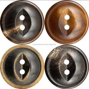Bouton de corne à dos plat 4 trous personnalisé blanc acheteur bouton de corne véritable de buffle naturel de l'Inde - Product Image 2
