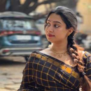 Tela Ligera con Diseño a Cuadros Negro y Dorado, Estilo Étnico Indio, Tejido a Mano, Protección Solar para el Verano, Antiarrugas - Product Image 3