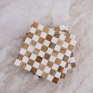 Sous-verres en bois et résine haut de gamme faits à la main, élégants, modernes, écologiques, carrés, pour la décoration de table, accessoires élégants - Product Image 1