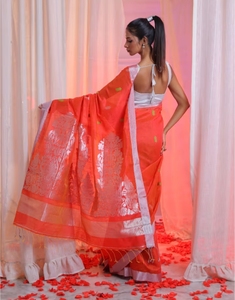 KV Watermelon Pink Cotton <b>Blend</b> Handwoven Floral Pallu Saree With Unstitched Blouse - Product Image 6