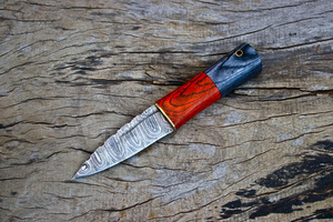 Cuchillo de Caza Skinner de Acero de Damasco Hecho a Mano, Nuevo Modelo 2026, con Funda de Cuero y Mango de Madera, en Venta - Product Image 2