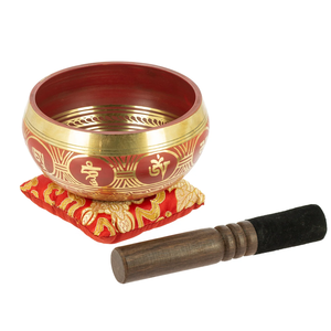 Juego de cuencos tibetanos de latón grabado en rojo, incluye cojín cuadrado y martillo negro, disponible a precios de mayorista. - Product Image 1