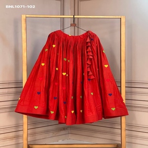 Colección de Lehengas acampanadas de algodón Cora con bordado de hilo de colores dispersos en forma de corazón para festivales - Proveedor y exportador mundial - Product Image 1