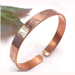 Bracelet de guérison en cuivre pur, fait main, ajustable, manchette ouverte, bijou minimaliste pour homme et femme, cadeau - Product Image 1