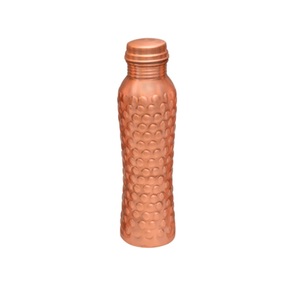 Bouteille d'eau en cuivre pur, artisanale, demi-martelée, design bicolore, anti-fuite, bouteille ayurvédique pour le yoga, la gym et le bureau - Product Image 3