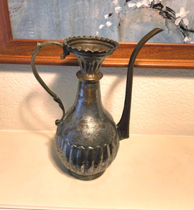 New Arrival Fancy Luxury Beaded Decorating Modern Wholesale Fancy Standard Serving Metal Pot Handle <b>Fluted</b> Base Serving Jug - Product Image 2