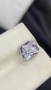 Tanzanite naturelle certifiée non chauffée de 3,74 carats, taille octogonale brillante, couleur excellente, zoïsite naturelle, nette à la loupe - Product Image 2