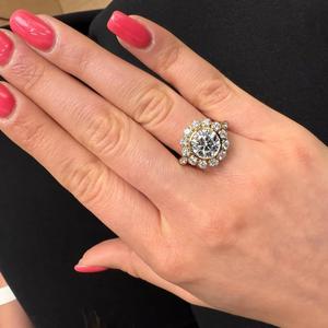 Anillo de Compromiso Solitario con Diamante y Moissanita de Corte Redondo de 4.10 Quilates, Chapado en Oro de 18K, Joyería para Fiestas, Superventas - Product Image 3