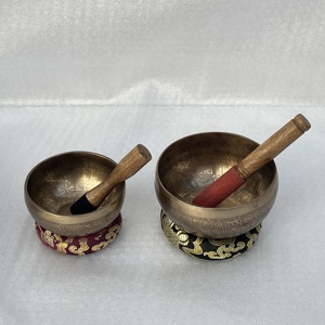 Cuenco tibetano de bronce original hecho a mano de alta calidad, personalizado, de aleación metálica, para meditación, sonido y terapia, martillado a mano. - Product Image 5