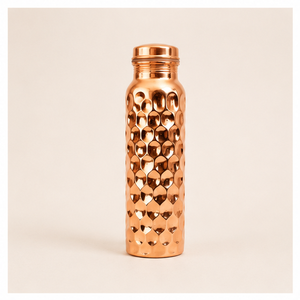 Bouteille d'eau moderne en cuivre pur, écologique, design martelé diamant, anti-fuite, personnalisable, pour boire de l'eau, détox naturelle - Product Image 1