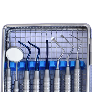 Kit d'instruments microchirurgicaux ophtalmiques pour la chirurgie oculaire : pinces, ciseaux et porte-aiguilles avec boîte – En vente - Product Image 6