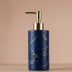 Dispensador de Jabón Estilo Mármol Blanco con Detalles Dorados para Decoración de Baños de Lujo, Ocasiones Festivas y Decoración de Baños para Huéspedes - Product Image 5