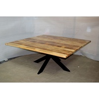 Table à manger carrée industrielle moderne, plateau en bois, pieds en métal, design stable, meubles pour la maison
