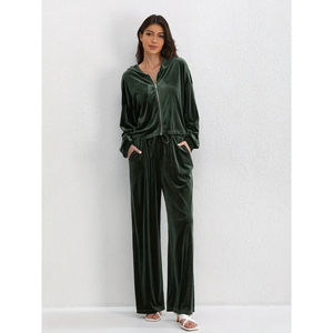 Conjunto Deportivo de Terciopelo para Mujer, Diseño de Terciopelo, Chaqueta y Pantalones de Dos Piezas, Chándal de Terciopelo de Alta Calidad para Mujer - Product Image 1