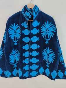 Veste courte en velours brodée Suzani bleue, faite à la main, design vintage œil porte-bonheur, écologique, réversible, hiver, bohème, hippie, cadeau - Product Image 3