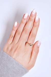 Uñas Postizas Personalizadas de ABS con Diseño de Almendras Lechosas, Estrellas y Corazones, Efecto Ombre Dorado, Longitud Media, 24 Piezas, Fabricante OEM ODM - Product Image 3