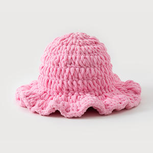 Chapeau bob en crochet fait main coloré à bord volanté, tricot épais d'hiver, style Y2K - Product Image 3