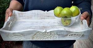 Plateau en bois d'acacia sculpté à la main, style rustique, plateau ottoman, plateau en bois, décoration de mariage, plateau personnalisé - Product Image 4