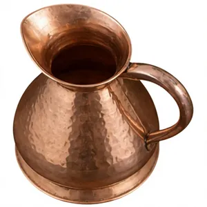 Carafe en cuivre lisse et uni, finition cuivre, style persan, avec fossettes texturées, authentique, fabriquée artisanallement, vaisselle de qualité. - Product Image 4
