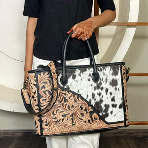 Sac fourre-tout en cuir de vachette personnalisé, motif floral gravé à la main, sac à main western pour femmes, grande capacité, sacs à bandoulière élégants - Product Image 4