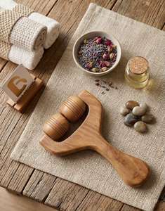 Rodillo Masajeador Corporal de Madera Artesanal Bela con 4 Ruedas, Herramienta Manual de Masaje de Tejido Profundo, Alivio del Estrés con Madera Natural - Product Image 1