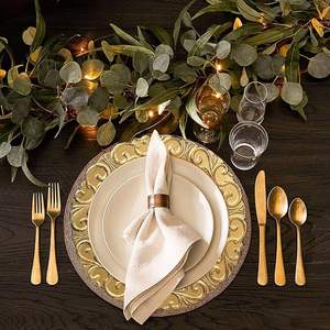 Assiette de Présentation Moderne Noire et Dorée – Base de Luxe pour Dîner et Décoration de Banquet - Product Image 3