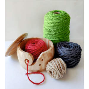 Bol à laine en bois en gros avec couvercle, fait main en pin, écologique, pour le tricot et le crochet - Product Image 4