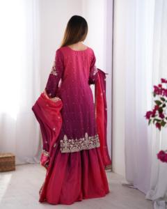 Conjunto de diseñador listo para usar: Top de seda Chinon con trabajo de lentejuelas, moti y bordado Dori, con pantalón Plazzo y Dupatta. - Product Image 5