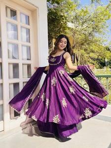 ชุดเดรสผ้าไหมสุดอินเทรนด์ชุดชาราราพร้อมลำดับลำดับและนักออกแบบ Dupatta-คอลเลกชันงานแต่งงานและงานรื่นเริง - Product Image 3