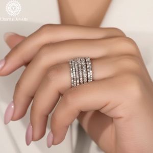 Bague Classique Femme Charm Jewells en Argent Plaqué Or 18K avec Moissanite Taille Coussin et Trois Pierres, Sertie à Griffes, Certifiée IGI - Product Image 3