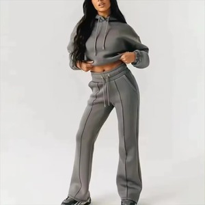 Ensemble de survêtement gris à capuche pour femme, coupe ample, décontracté, pour l'automne, avec poches latérales et cordon de serrage - Product Image 3