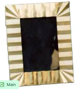 Cadre photo en métal côtelé doré artisanal, finition laiton luxueuse, pour une décoration élégante de table. - Product Image 5